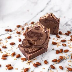 Jully Care Beauty Shop -Jully Care Beauty Shop Almond Oat GoatMilkSoap 1